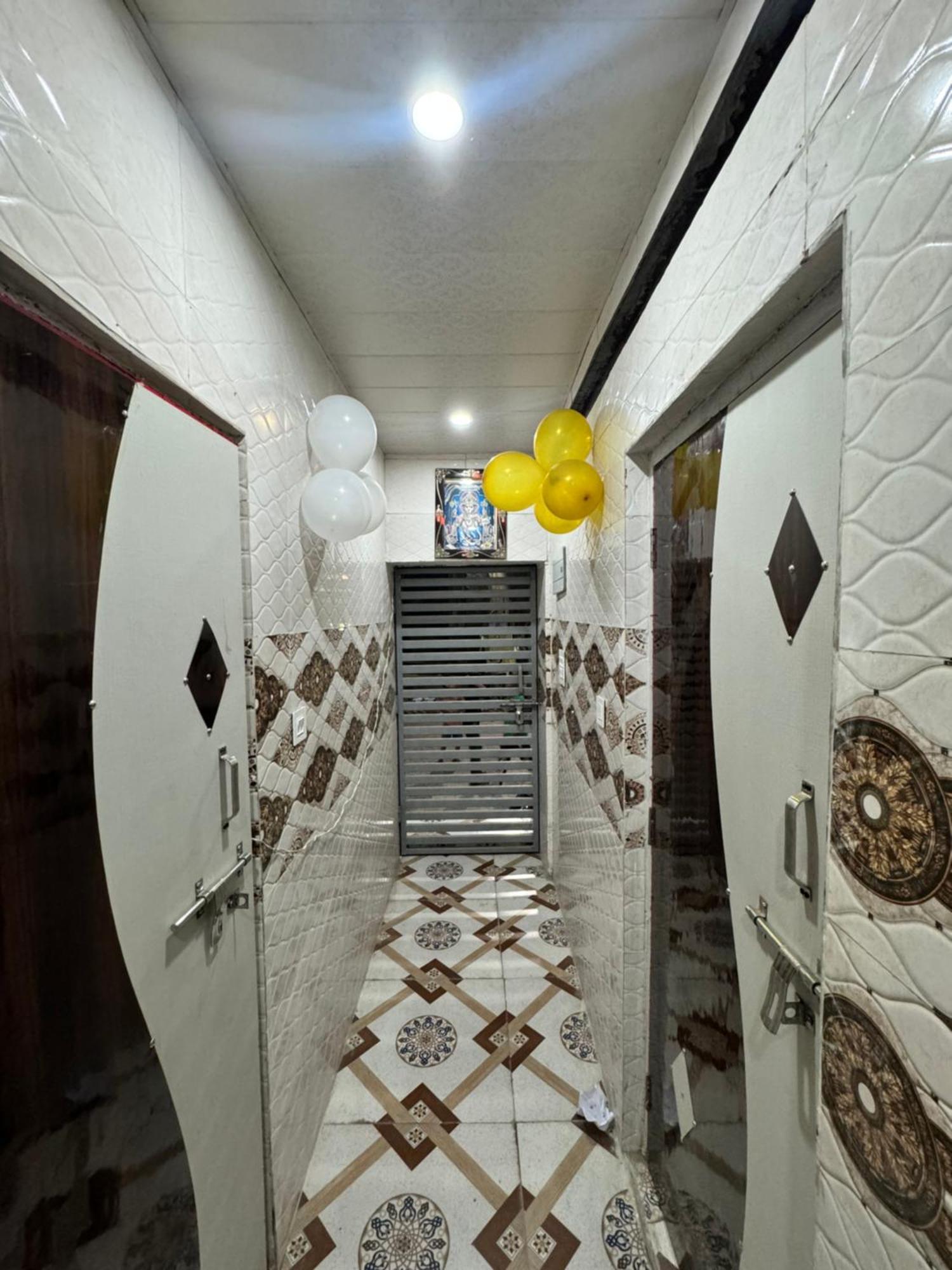 Pakhi Residency 호텔 Vrindāvan 외부 사진