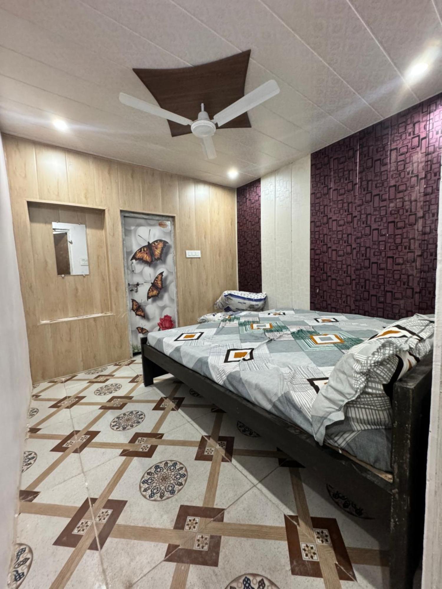 Pakhi Residency 호텔 Vrindāvan 외부 사진
