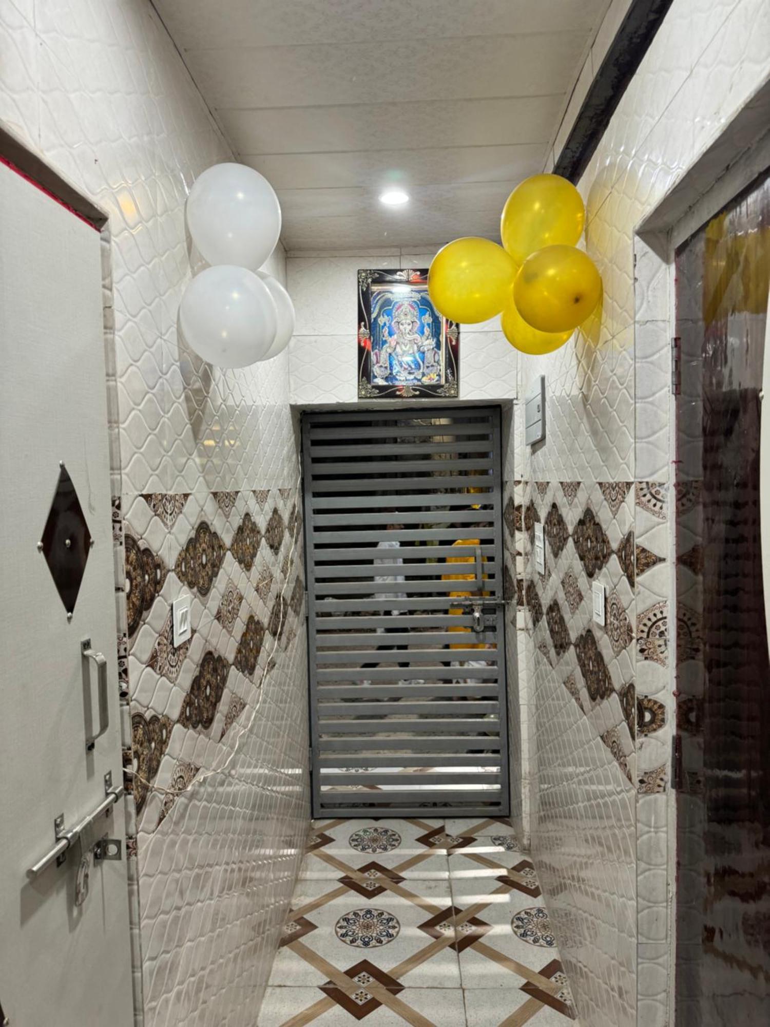 Pakhi Residency 호텔 Vrindāvan 외부 사진