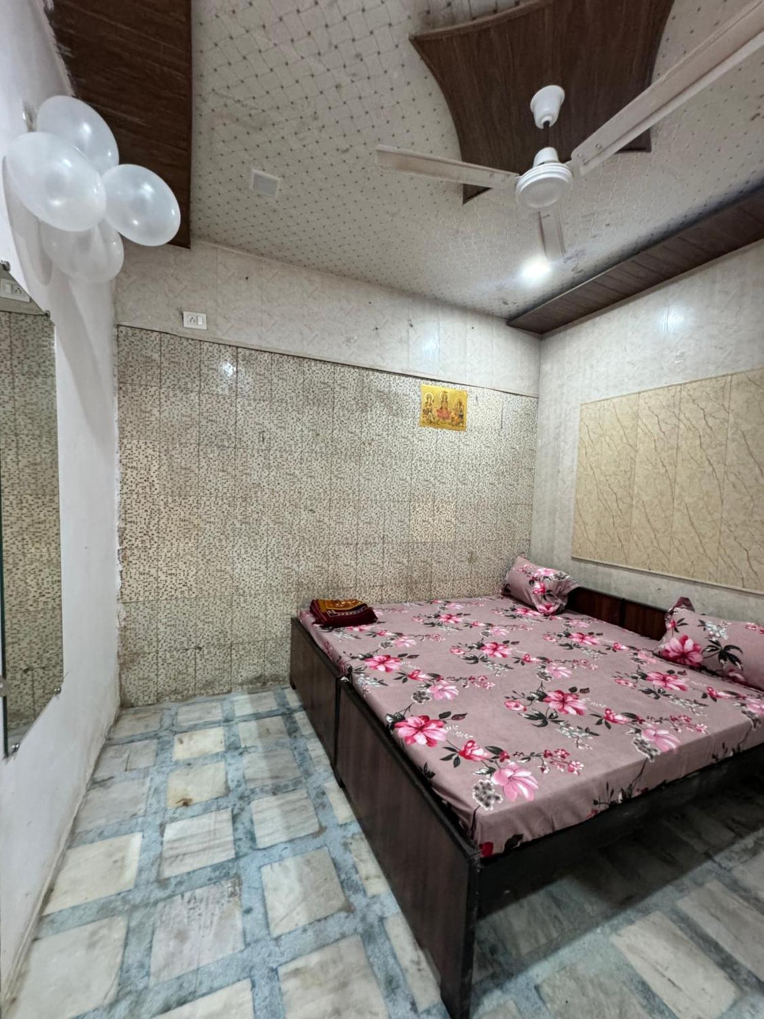 Pakhi Residency 호텔 Vrindāvan 외부 사진
